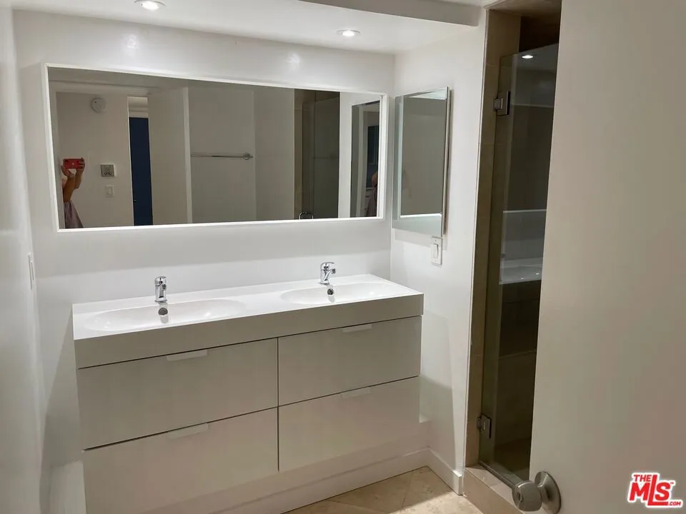 9297 Burton Way #1 Beverly Hills, CA 90210