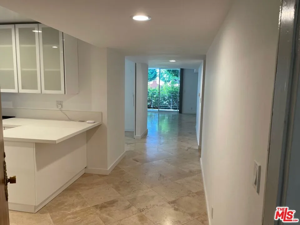 9297 Burton Way #1 Beverly Hills, CA 90210