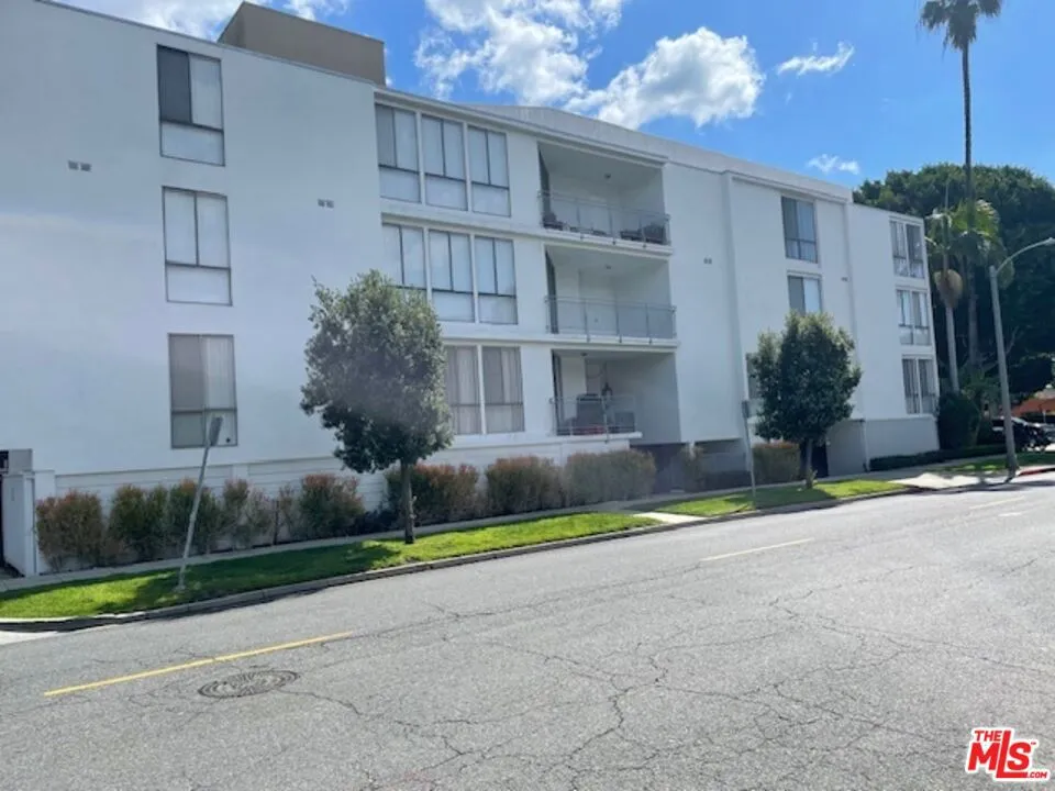 9297 Burton Way #1 Beverly Hills, CA 90210