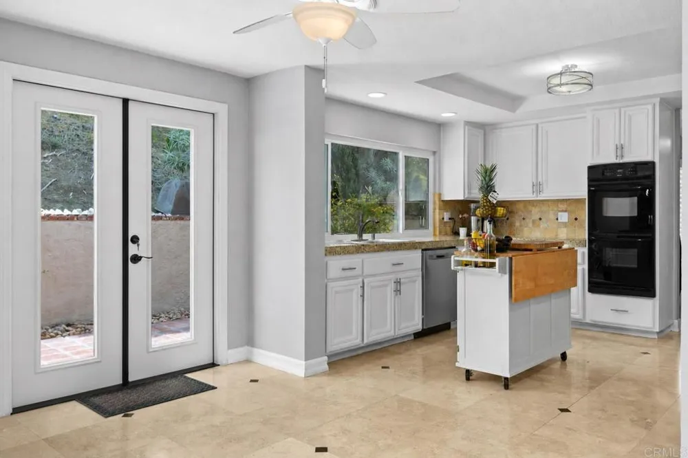 1638 Landquist Drive Encinitas, CA 92024