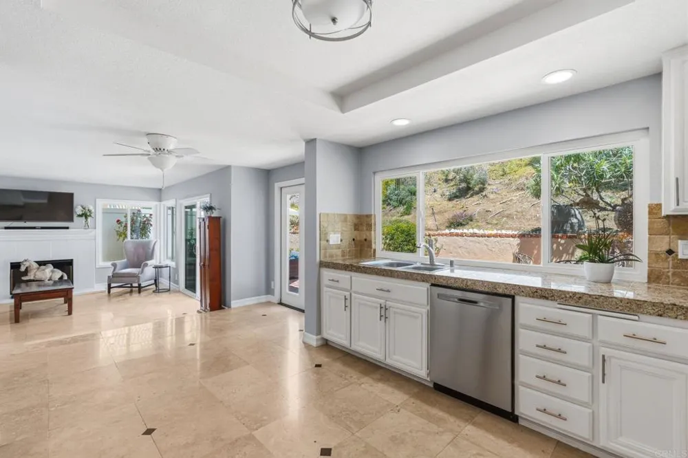 1638 Landquist Drive Encinitas, CA 92024