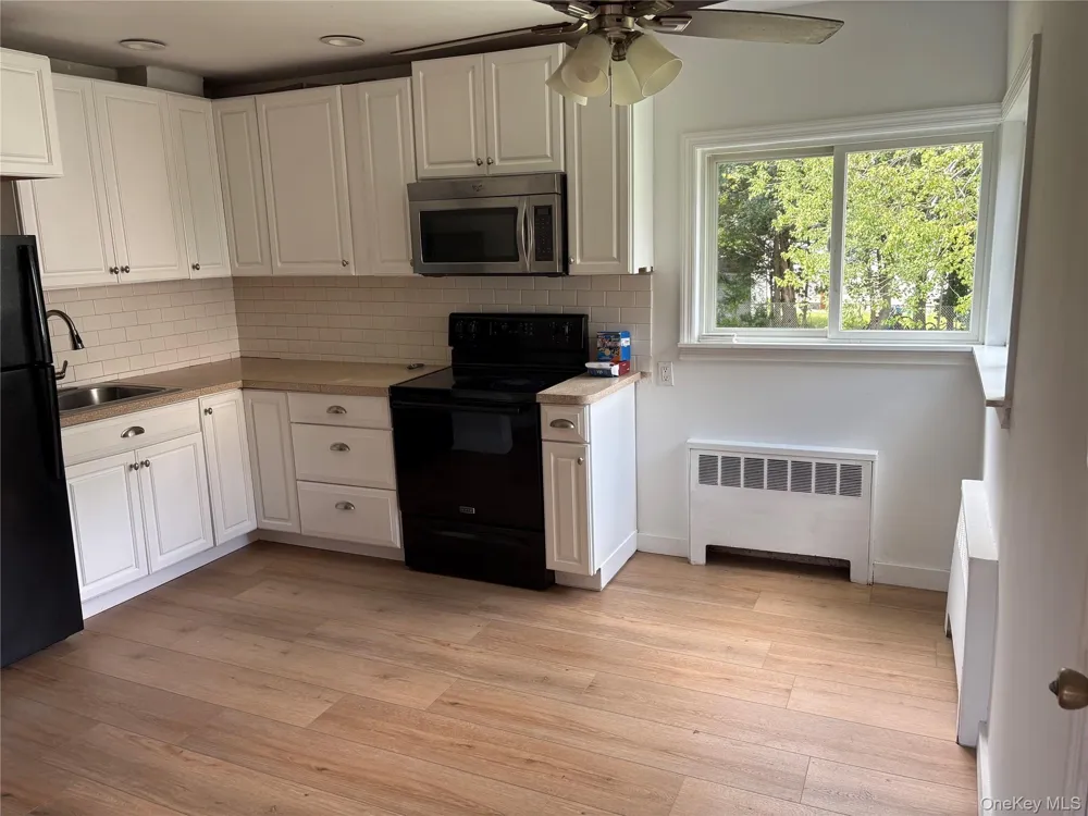 24 Carl Street Ronkonkoma, NY 11779