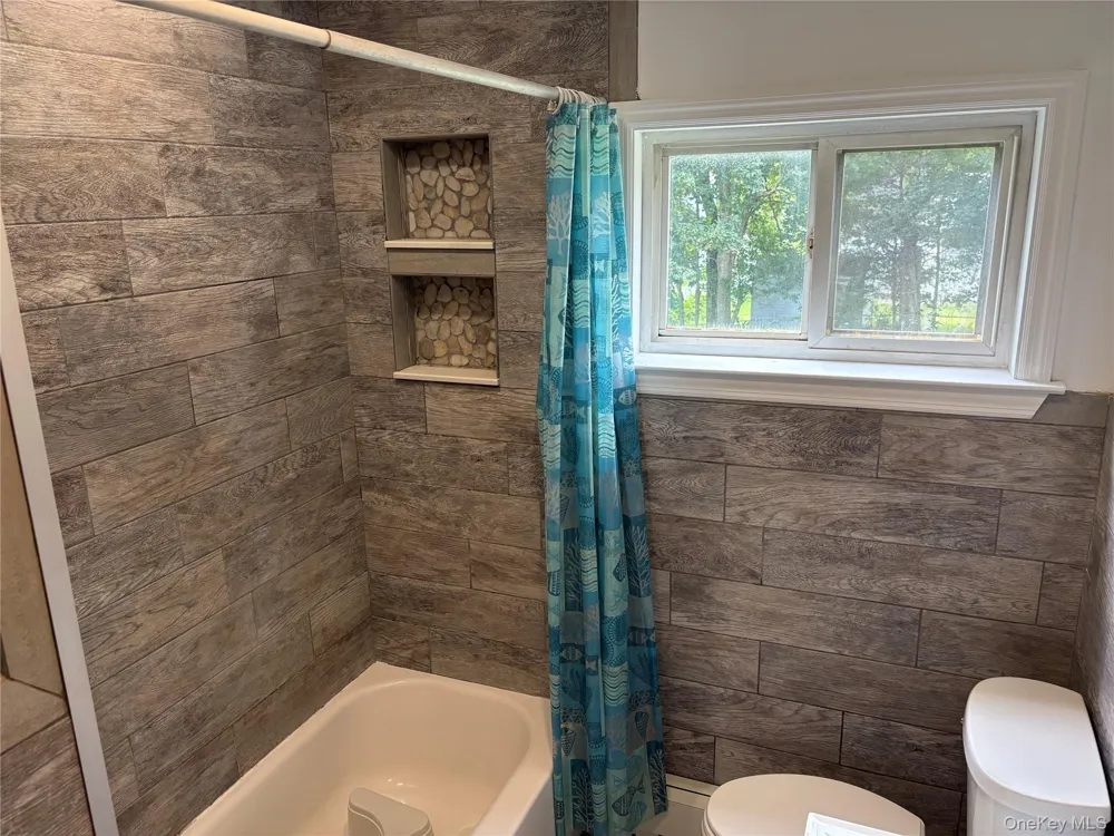 24 Carl Street Ronkonkoma, NY 11779