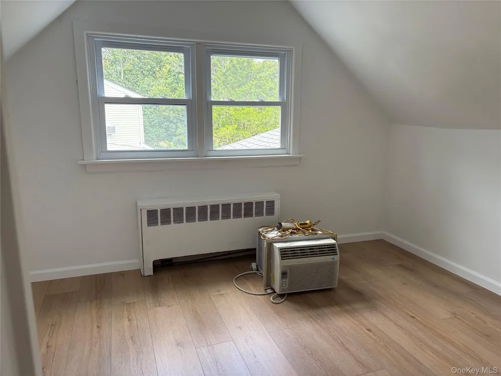 24 Carl Street Ronkonkoma, NY 11779