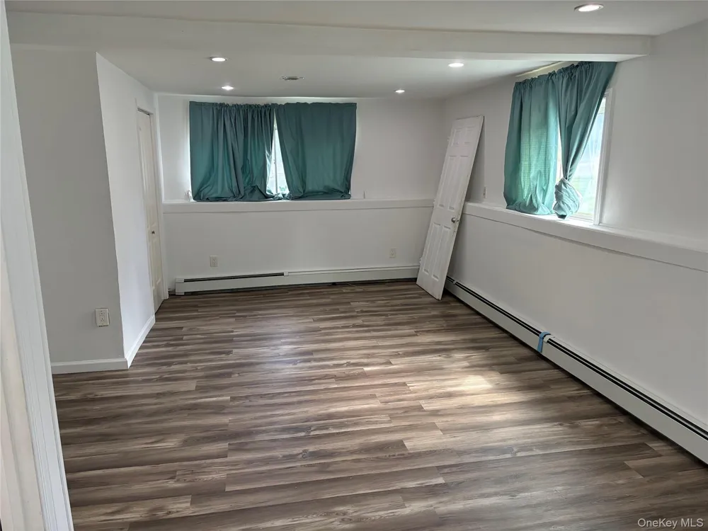 24 Carl Street Ronkonkoma, NY 11779
