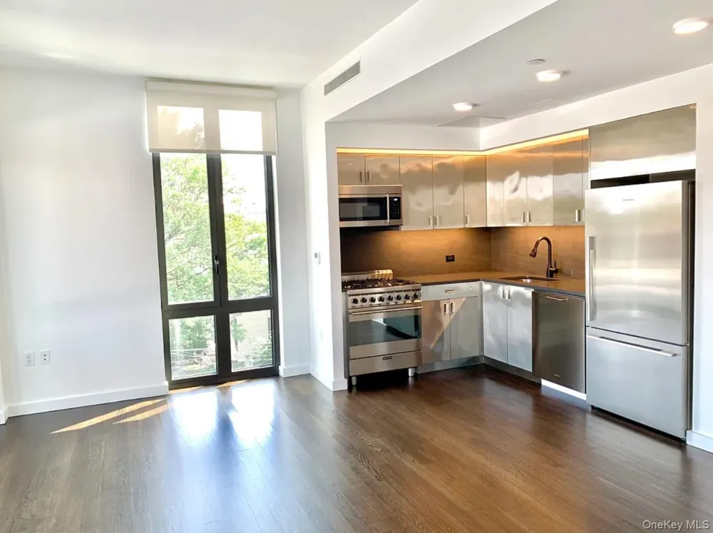 37-40 27th Street #4E Long Island City, NY 11101