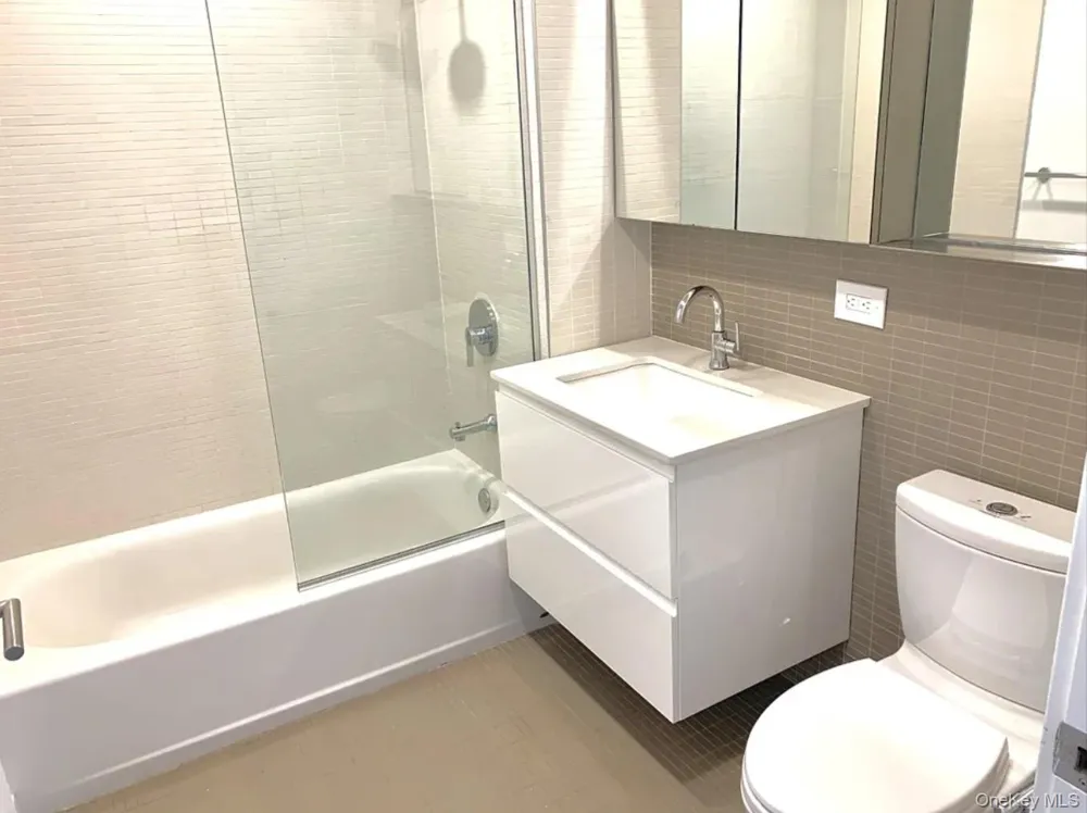 37-40 27th Street #4E Long Island City, NY 11101