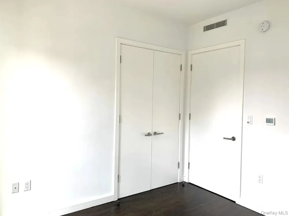 37-40 27th Street #4E Long Island City, NY 11101