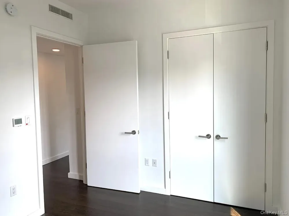 37-40 27th Street #4E Long Island City, NY 11101