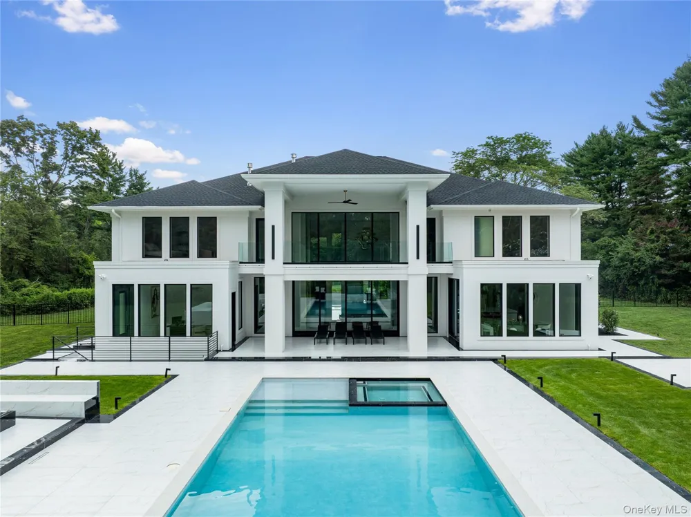 160 Hegemans Lane Old Brookville, NY 11545