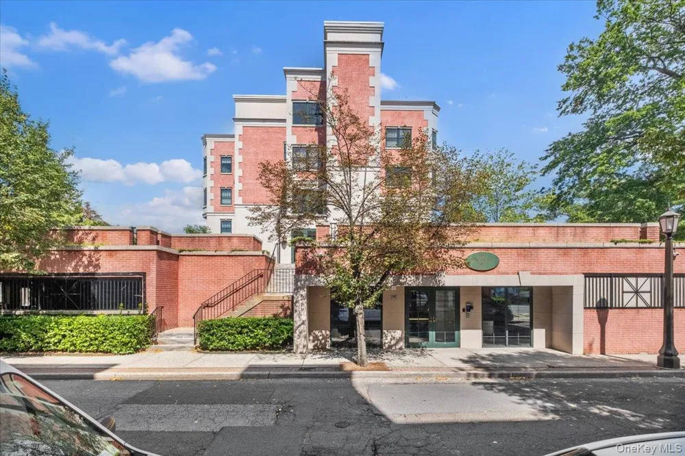 101 Sheldrake Place #20 Mamaroneck, NY 10543