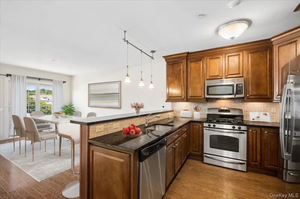 101 Sheldrake Place #20 Mamaroneck, NY 10543