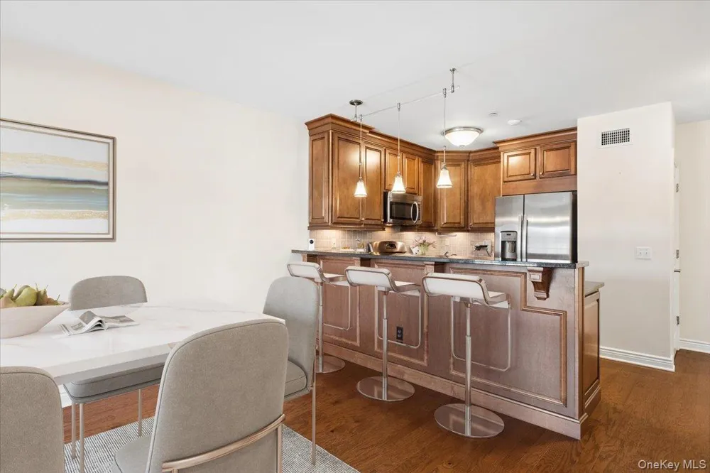 101 Sheldrake Place #20 Mamaroneck, NY 10543