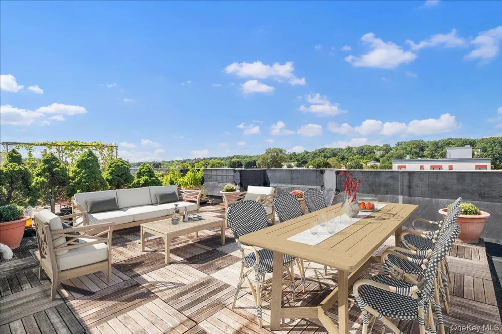 101 Sheldrake Place #20 Mamaroneck, NY 10543