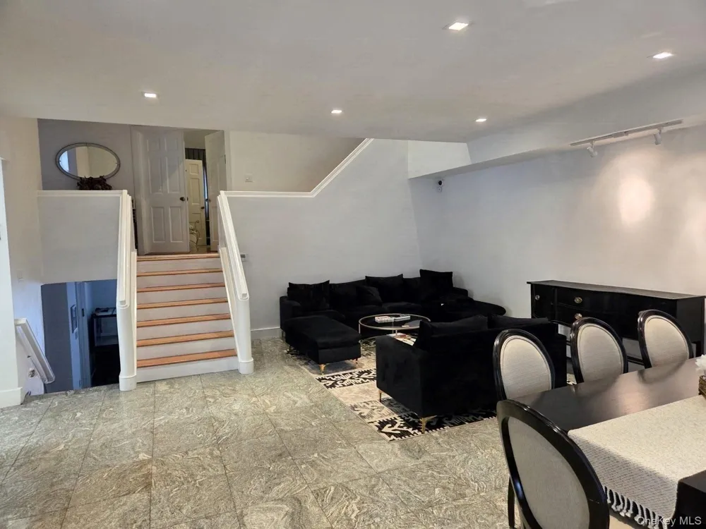 541 Cedarwood Drive Cedarhurst, NY 11516