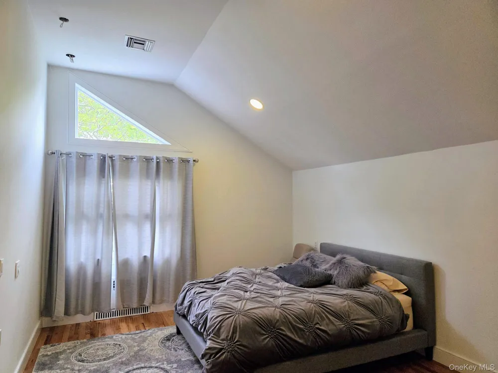 541 Cedarwood Drive Cedarhurst, NY 11516