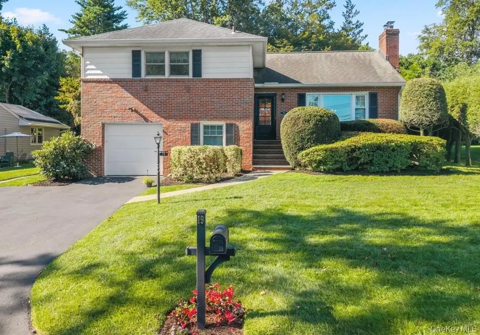 19 Dartmouth Terrace White Plains, NY 10607