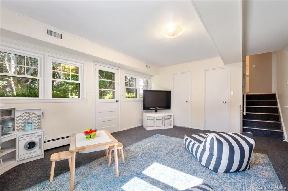 19 Dartmouth Terrace White Plains, NY 10607