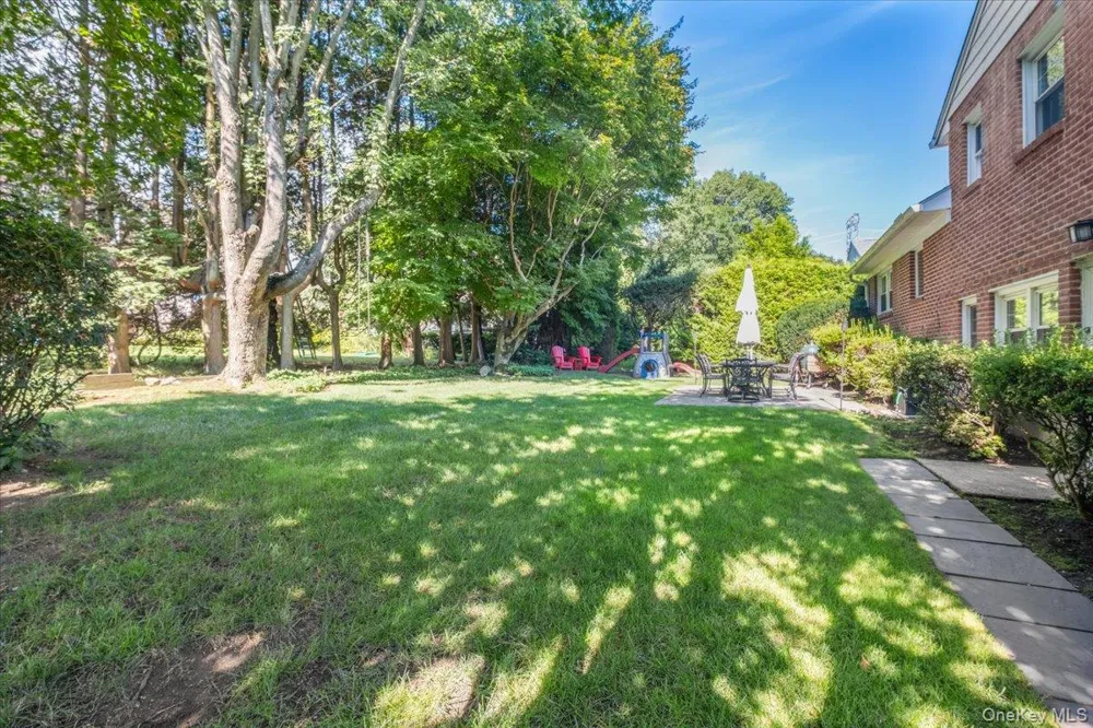 19 Dartmouth Terrace White Plains, NY 10607