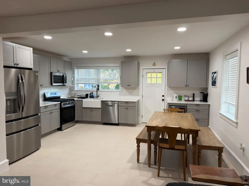 719 MAPLE AVENUE Glenside, PA 19038