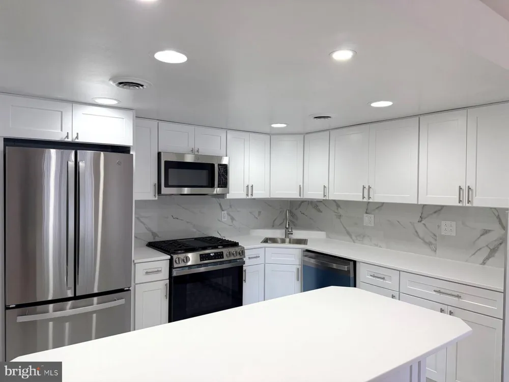 606 COOPER LANDING ROAD #B-3E Cherry Hill, NJ 08002