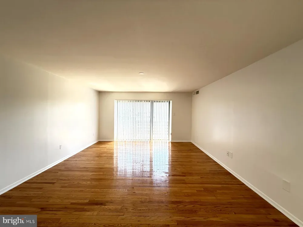 606 COOPER LANDING ROAD #B-3E Cherry Hill, NJ 08002