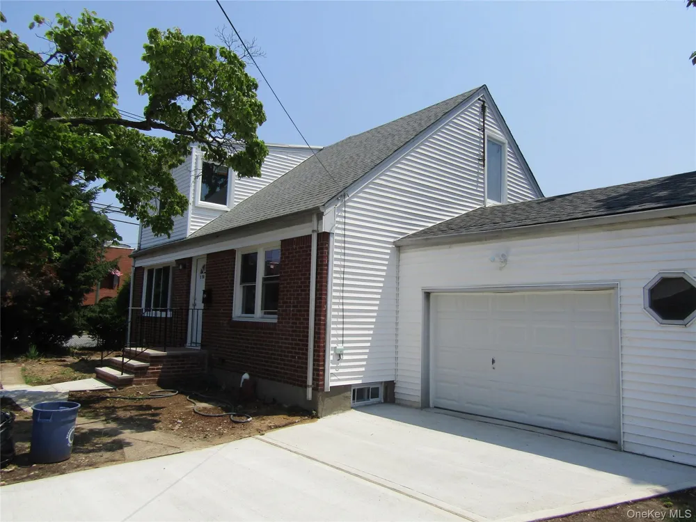258 Brown Avenue Hempstead, NY 11550