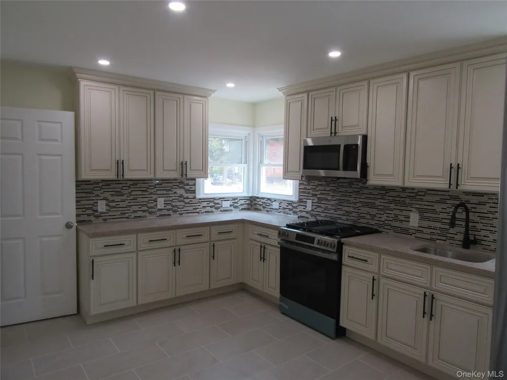 258 Brown Avenue Hempstead, NY 11550