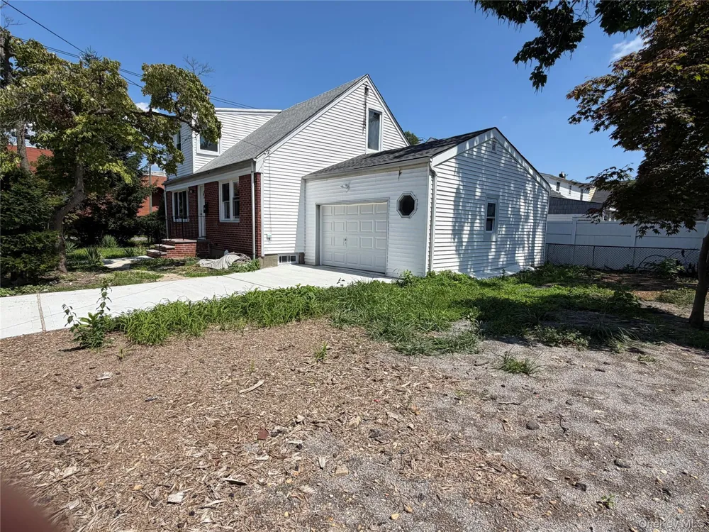 258 Brown Avenue Hempstead, NY 11550