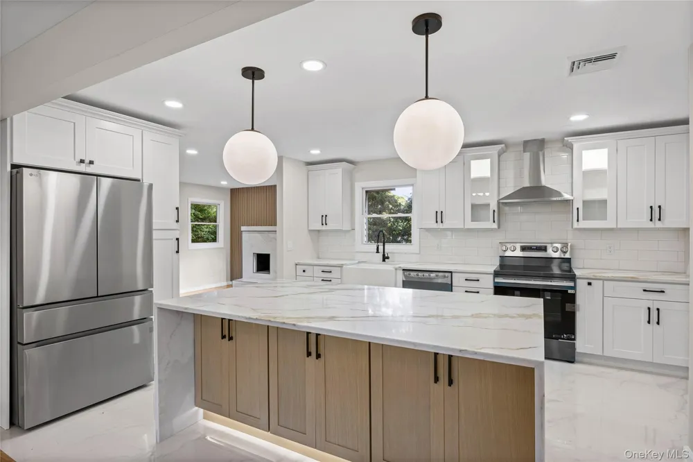 14 Camelot Lane East Setauket, NY 11733