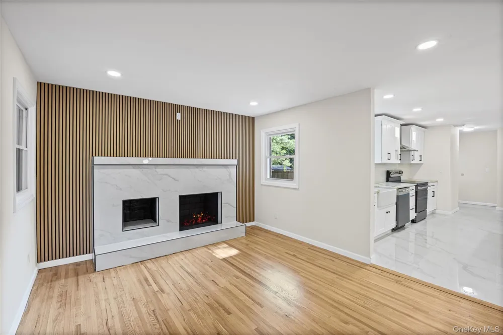 14 Camelot Lane East Setauket, NY 11733