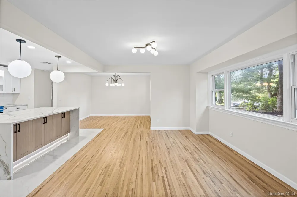 14 Camelot Lane East Setauket, NY 11733