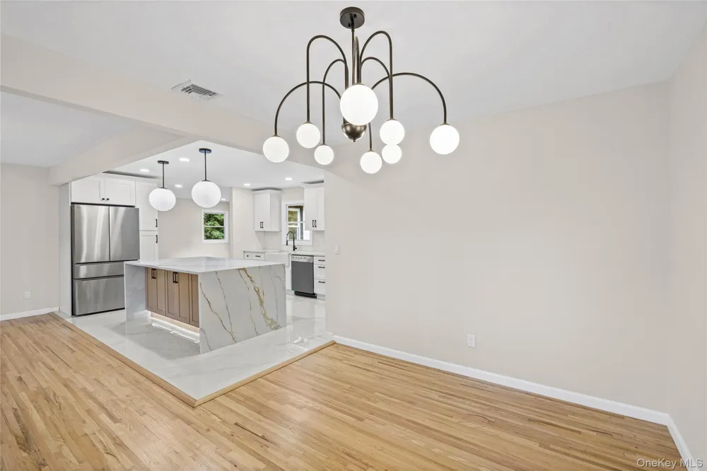 14 Camelot Lane East Setauket, NY 11733