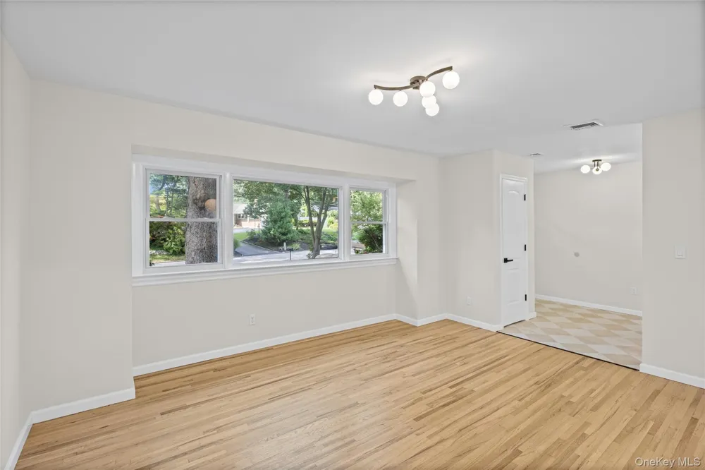 14 Camelot Lane East Setauket, NY 11733