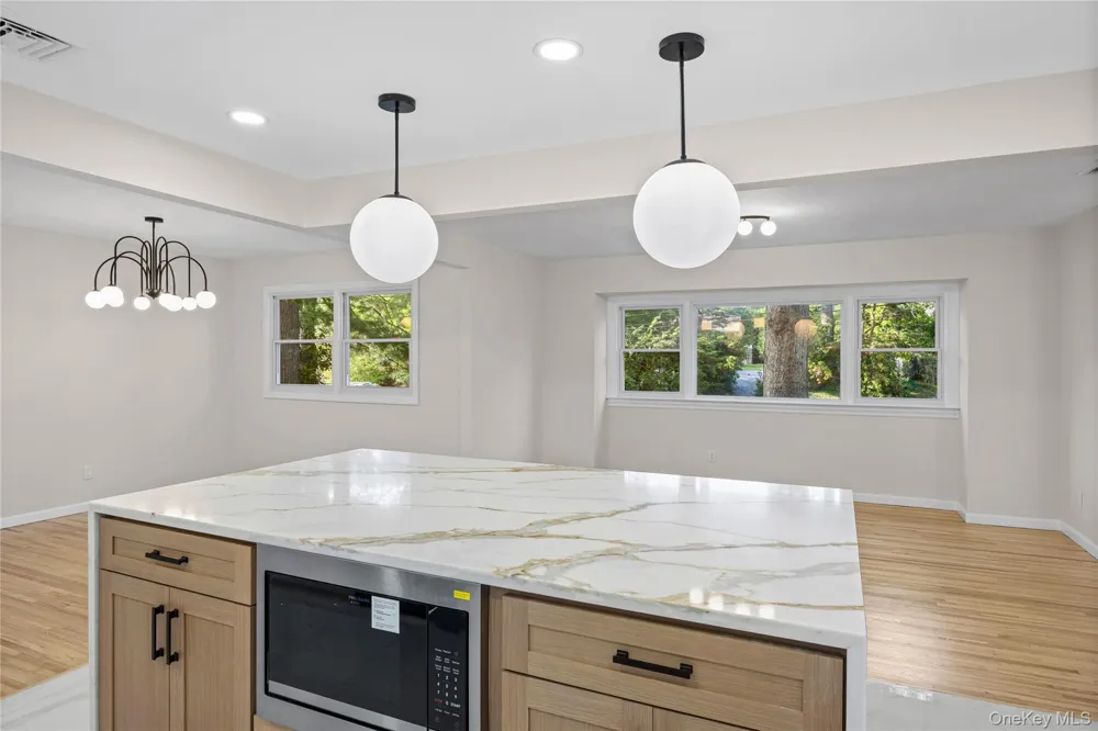 14 Camelot Lane East Setauket, NY 11733