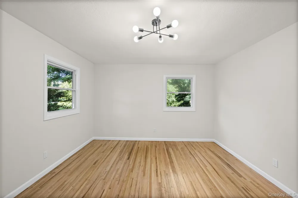 14 Camelot Lane East Setauket, NY 11733