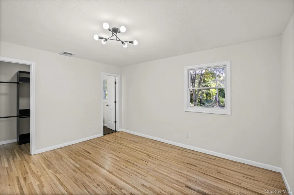 14 Camelot Lane East Setauket, NY 11733