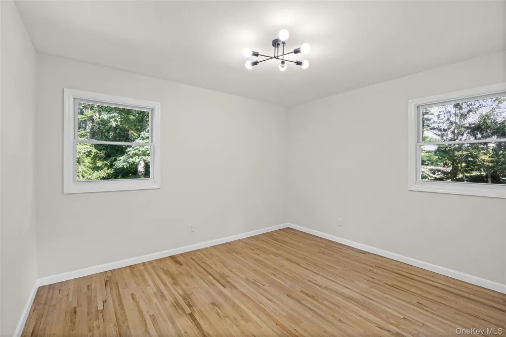 14 Camelot Lane East Setauket, NY 11733