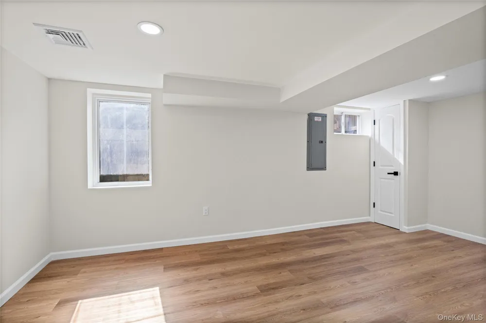 14 Camelot Lane East Setauket, NY 11733
