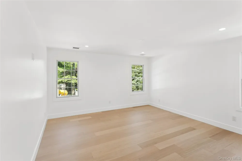 1222 Powell Avenue North Merrick, NY 11566