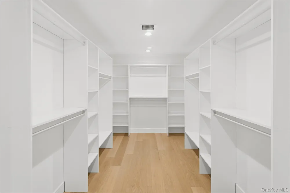 1222 Powell Avenue North Merrick, NY 11566