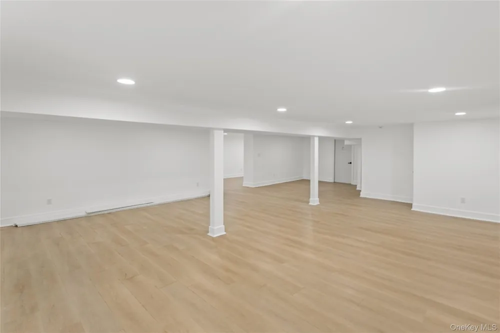 1222 Powell Avenue North Merrick, NY 11566