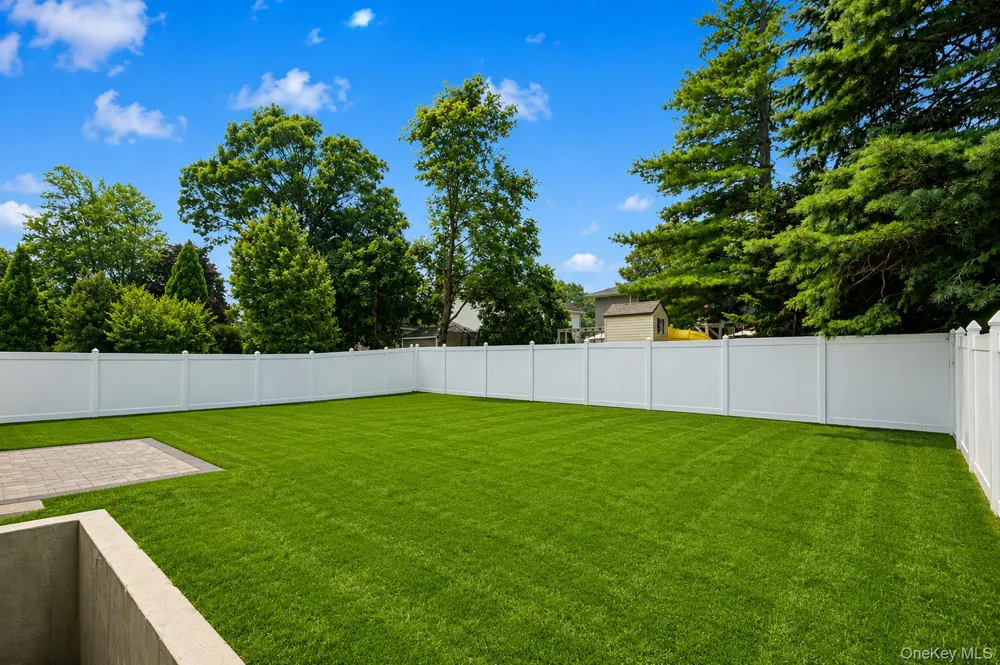 1222 Powell Avenue North Merrick, NY 11566