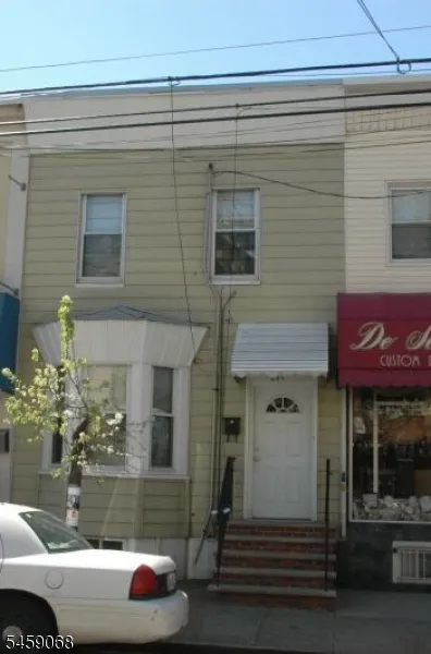 64 Wilson Ave