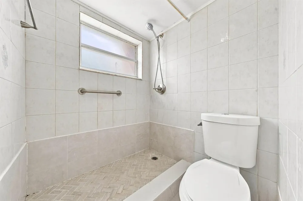 1750 W 46TH STREET #242 Hialeah, FL 33012