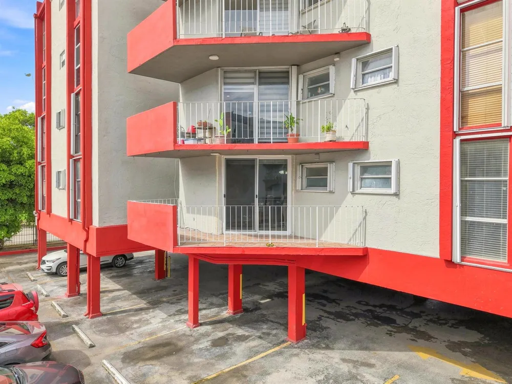 1750 W 46TH STREET #242 Hialeah, FL 33012
