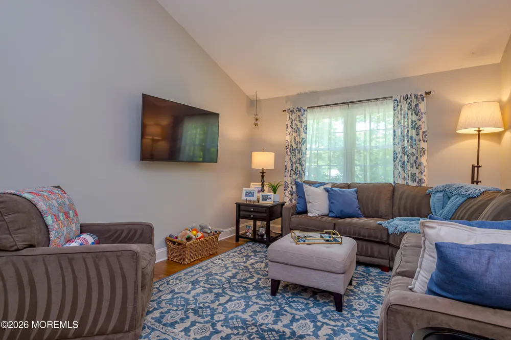20 Eisenhower Court Matawan, NJ 07747