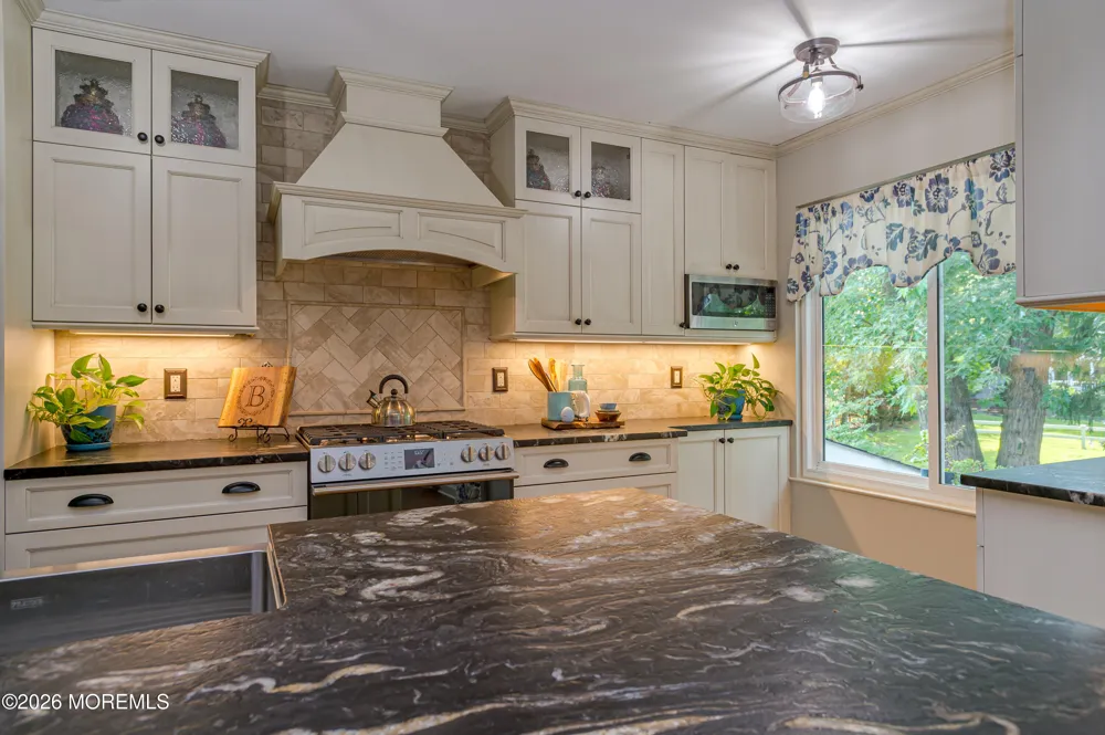 20 Eisenhower Court Matawan, NJ 07747