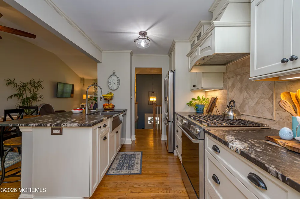 20 Eisenhower Court Matawan, NJ 07747