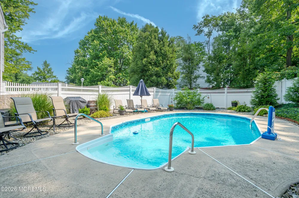 20 Eisenhower Court Matawan, NJ 07747
